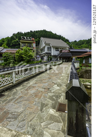 湯村温泉　夢千代館と夢千代橋　兵庫県新温泉町 129528187