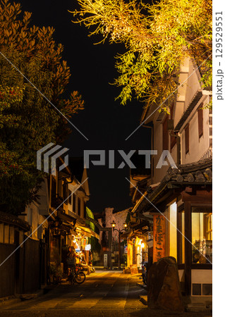 冬の岡山県倉敷市　夜の倉敷美観地区 129529551