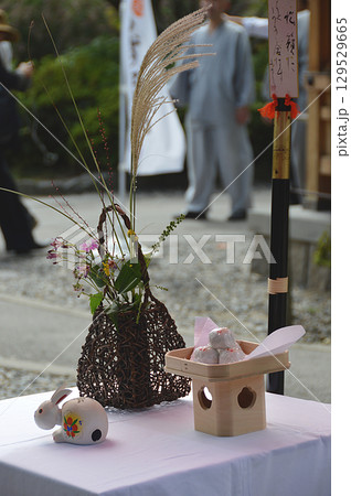 For harvest moon viewing 中秋の名月(お月見)，秋の観月会に準備した飾り付け 129529665