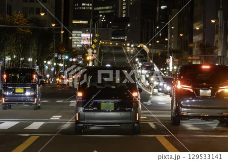 都市夜間交通イメージ 都市夜間交通イメージ 129533141