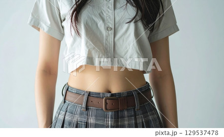 若い女性の腹部 若い女性の腹部 129537478