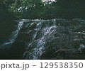 小さな滝 129538350