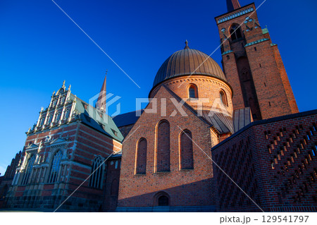 北欧のデンマーク王国　コペンハーゲン近郊ロスキレ市のゴシック様式の世界遺産ロスキレ大聖堂 129541797