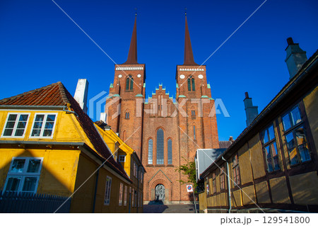 北欧のデンマーク王国　コペンハーゲン近郊ロスキレ市のゴシック様式の世界遺産ロスキレ大聖堂 129541800