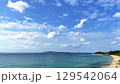青い海と広がる空 南国の絶景風景 沖縄県 津堅島 129542064