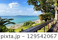 青い海と広がる空 南国の絶景風景 沖縄県 津堅島 129542067