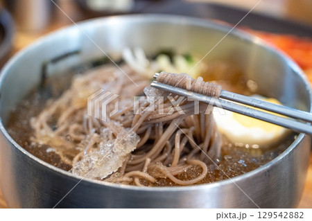 冷麺 ひやむぎ 冷やし素麺 129542882