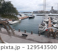 港に停泊する船 129543500