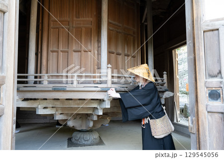 お坊さん　愛知県　知多　岩屋寺 129545056