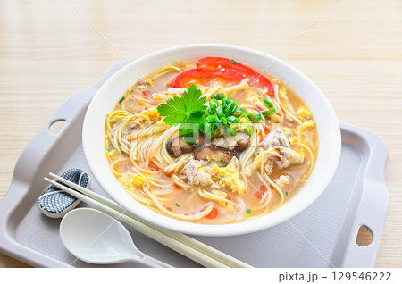 酸辣湯麺 酸辣湯麺 129546222