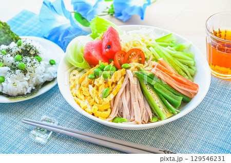夏野菜たっぷり冷やし中華 129546231