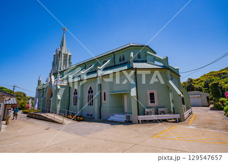 【長崎県平戸島】平戸ザビエル記念教会 青空 【長崎県平戸島】平戸ザビエル記念教会 青空 129547657