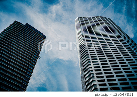 新宿の高層タワー 129547811