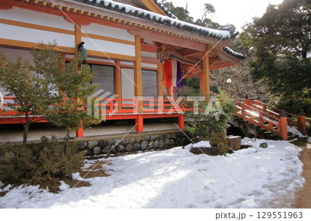 滋賀県琵琶湖 湖北の名所海津大崎と大崎寺 阿彌陀堂 滋賀県琵琶湖 湖北の名所海津大崎と大崎寺 阿彌陀堂 129551963