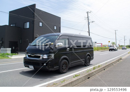 ワゴン車　パネルバン　道路走行 129553496