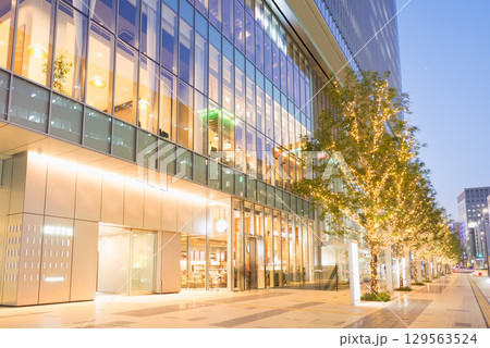 名古屋市中村区名駅　名駅通り　都市風景　JPタワー名古屋　KITTE名古屋前　イルミネーション  129563524