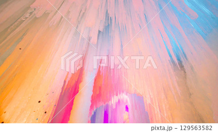 氷に覆われた氷 129563582