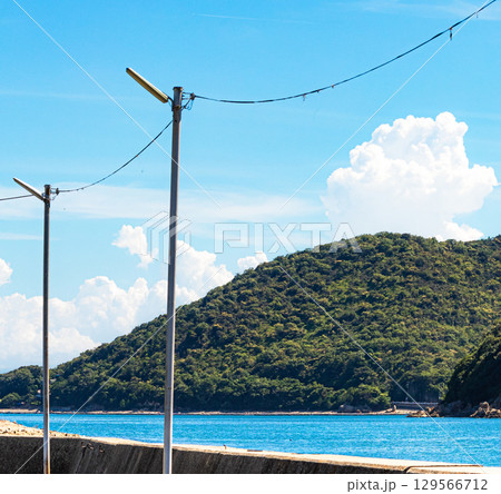 兵庫県赤穂市にある夏の坂越地区の懐かしい風景 兵庫県赤穂市にある夏の坂越地区の懐かしい風景 129566712