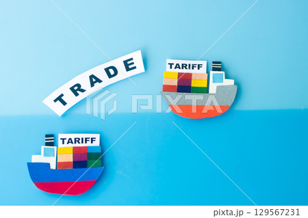 TRADE・カラフルなコンテナ船 129567231