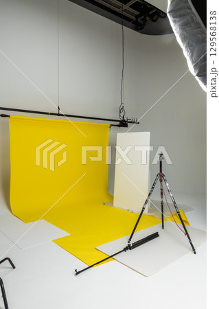 スタジオ撮影の順部　Indoor shooting Preparing  129568138