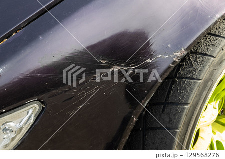 劣化した車Repairing the deteriorated body of an old car 劣化した車Repairing the deteriorated body of an old car 129568276