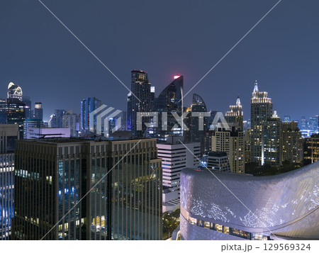 タイ・バンコク中心部のビル群夜景 / Bangkok, Thailand タイ・バンコク中心部のビル群夜景 / Bangkok, Thailand 129569324