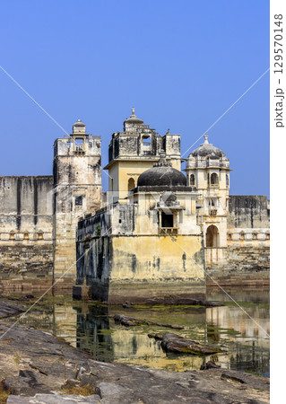 チットールガル城のラーニ・パドマーヴァティ・マハルとマハラニ・シュリ・パドミニ宮殿 129570148