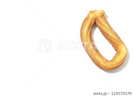 チュロスを白背景で撮影 チュロスを白背景で撮影 129570170