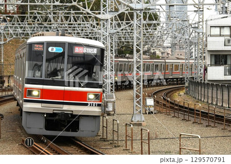 赤羽岩淵へ向けて目黒線をゆく東急電鉄3000系 129570791