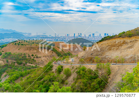 A view of the city from afar.  129570877