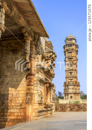 チットールガル城のヴィジャイ・スタンバ チットールガル城のヴィジャイ・スタンバ 129571078