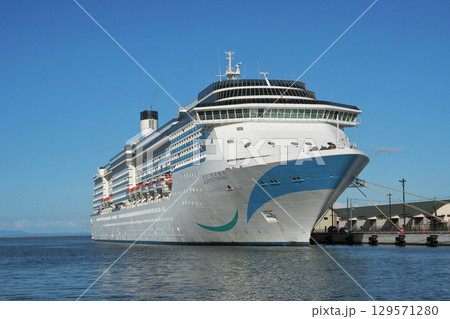 小樽初寄港のクルーズ船アドラ・メディタラニア 129571280