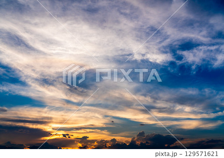 夕日に染まる雲 夕日に染まる雲 129571621