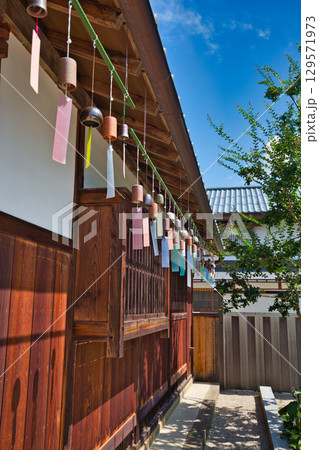 風鈴のある風景 129571973