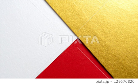 和柄、和紙、和風イメージの背景素材（赤、金、白）お祝い、寿、年賀状素材 129576820