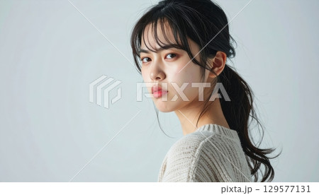 怒っている女性 129577131