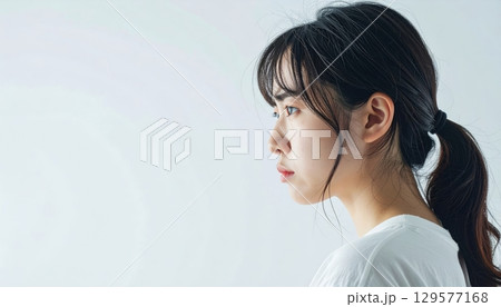怒っている女性 129577168
