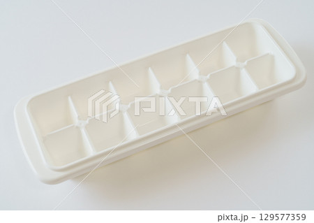 プラスチック製の製氷皿 プラスチック製の製氷皿 129577359