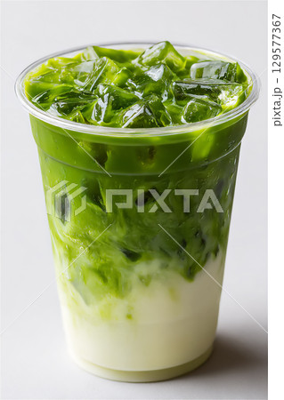 抹茶とミルクのアイスドリンク 129577367