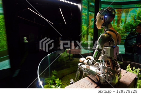 2025 大阪・関西万博　シグネチャーパビリオン「いのちの未来」展示 129578229