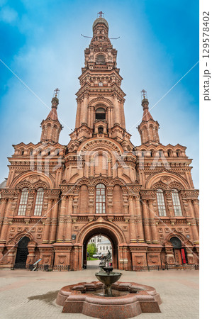 Bell tower of the Epiphany Cathedral in Kazan, Russia 129578402