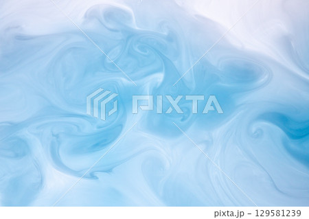 青と白の抽象水彩テクスチャ背景 129581239