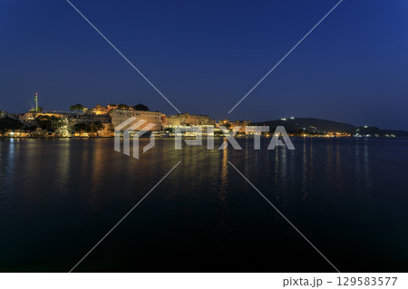 アンブライ・ガートから望むシティ・パレス 129583577