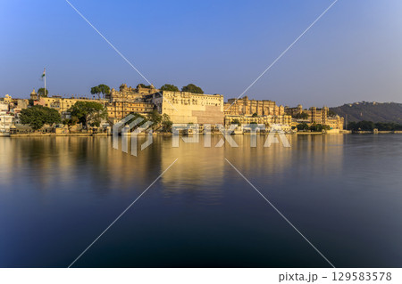 アンブライ・ガートから望むシティ・パレス 129583578