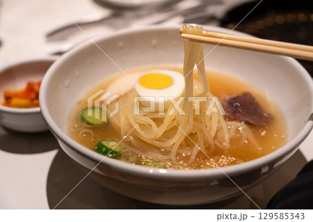 冷麺 ひやむぎ 冷やし素麺 129585343