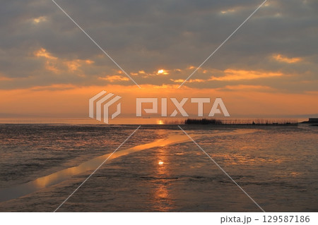 荒尾市　海岸　夕暮れ、 129587186