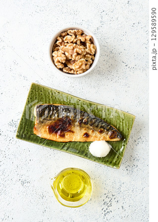 オメガ3脂肪酸を多く含む食品 くるみ 鯖 エゴマ油 オメガ3脂肪酸を多く含む食品 くるみ 鯖 エゴマ油 129589590