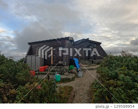 北アルプスの船窪小屋 北アルプスの船窪小屋 129589954