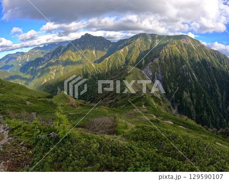 北葛岳山頂からの針ノ木岳と蓮華 129590107