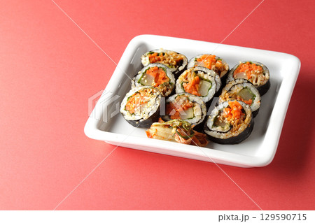 韓国風海苔巻きキンパ 韓国風海苔巻きキンパ 129590715